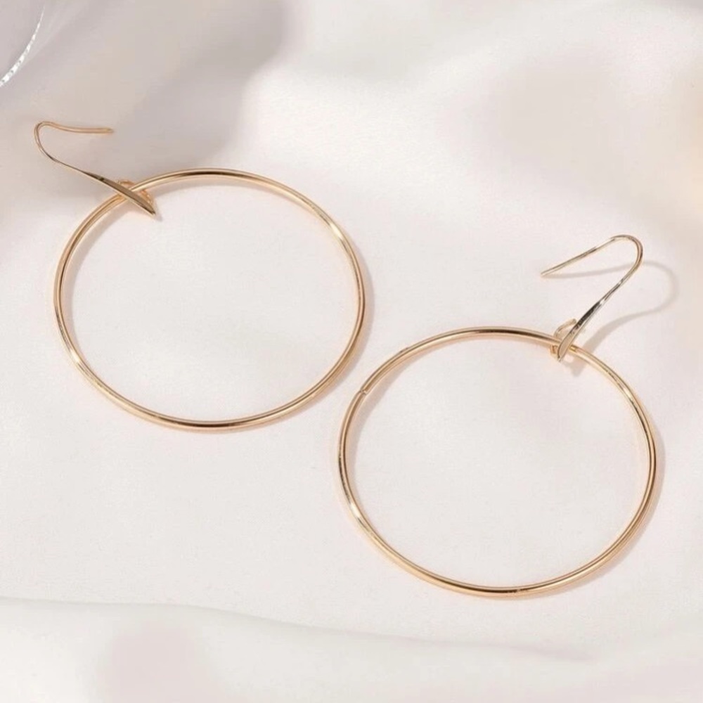 💎 Gold hoop dangle earrings